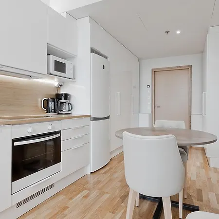 Forenom Serviced Kakolanmaeki 公寓 *